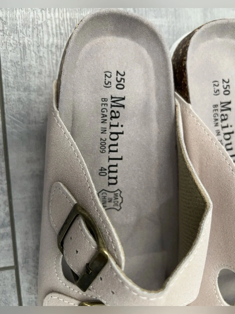 NWT Maibulun Double Strap Suede Footbed Sandal Size 40/ US 8 Beige